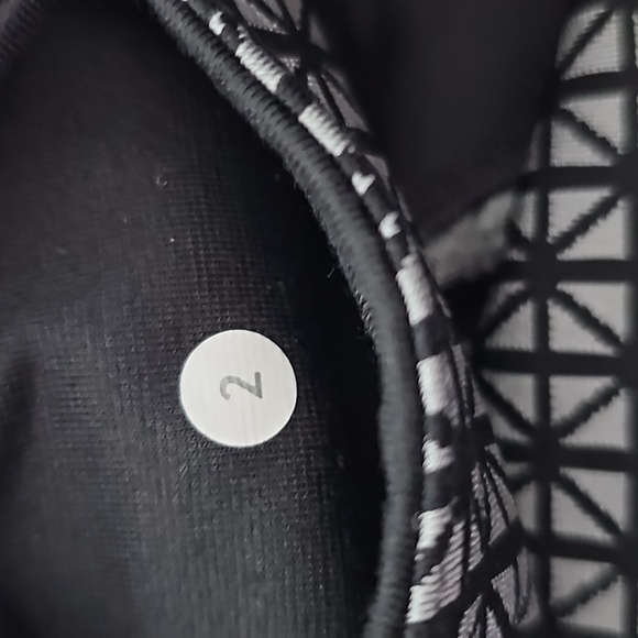 224. Lululemon Tri Geo Wunder Under leggings - Picture 7 of 7